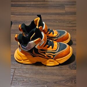 Boys Shoes Size 4